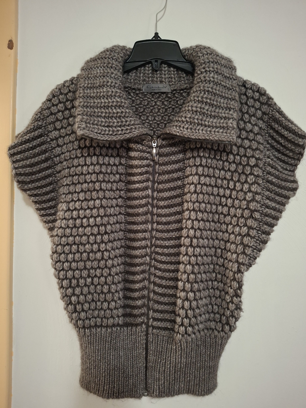EUC Elsamanda Chunky Zip-Front Short-Sleeve Sweater Poncho